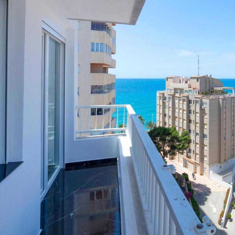 La Reina - Two-Bedroom Deluxe Apartment with Ocean View - 15