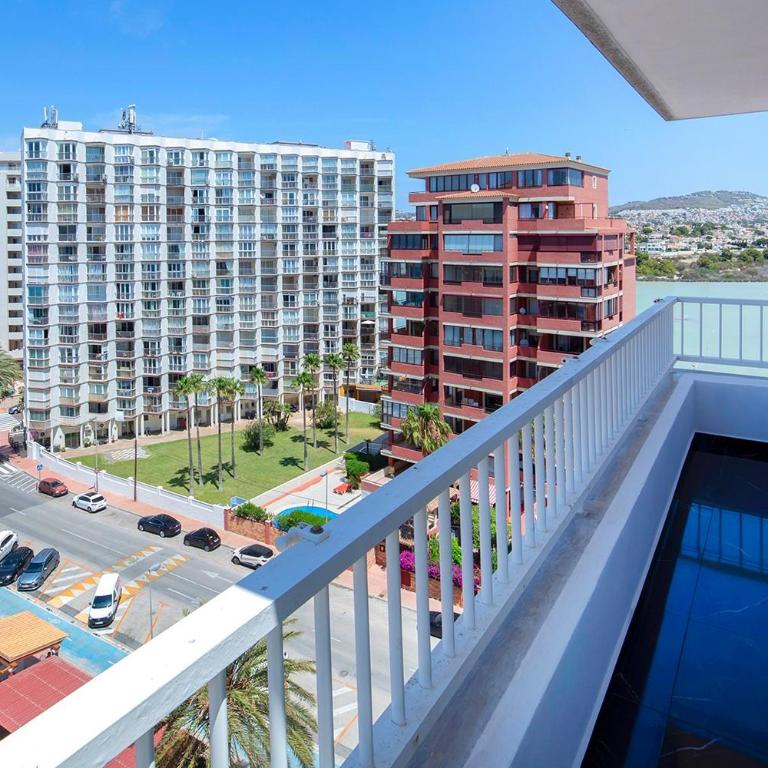 La Reina - Two-Bedroom Deluxe Apartment with Ocean View - 16