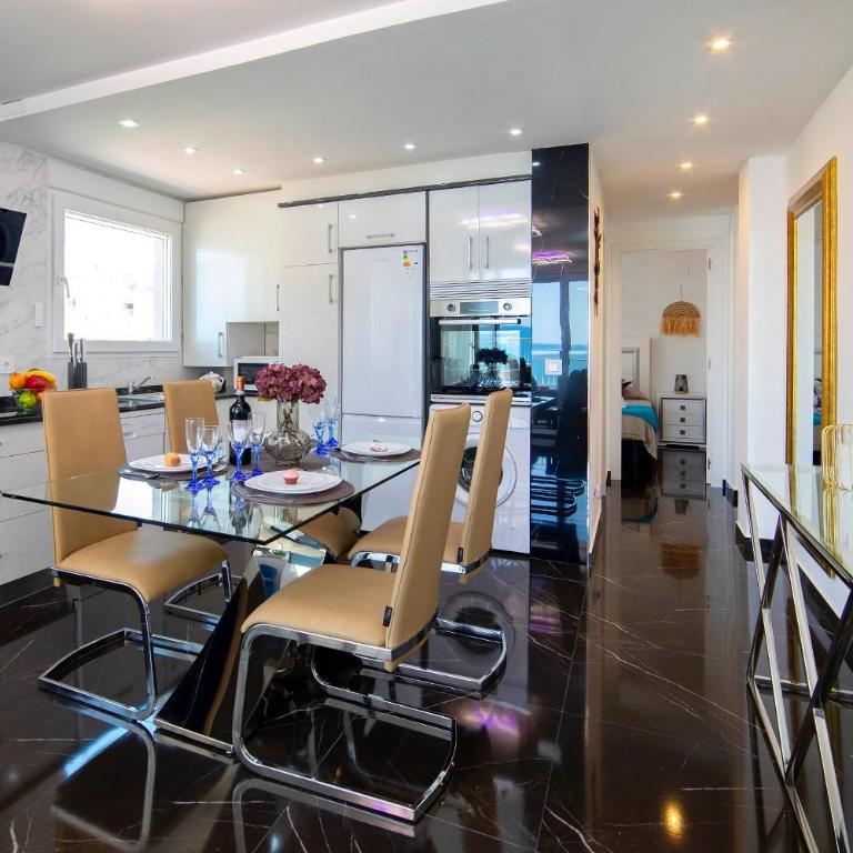 La Reina - Two-Bedroom Deluxe Apartment with Ocean View - 6