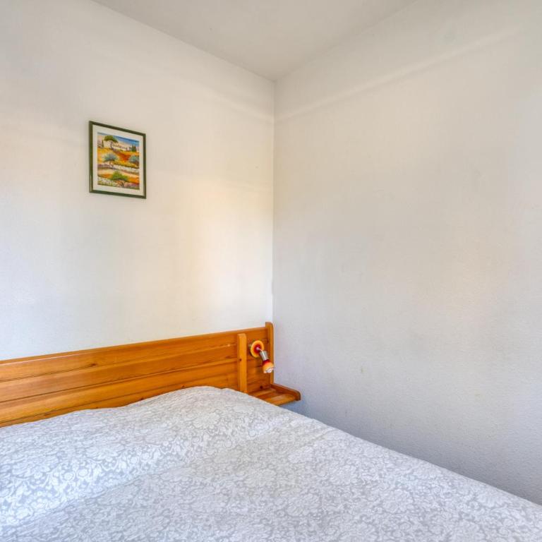 Appartement Residence Cap les Pins - Two-Bedroom Deluxe Apartment with Garden View - 11
