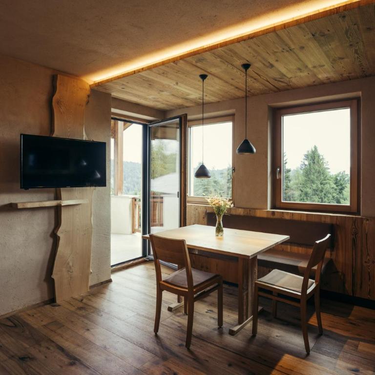 Obertimpflerhof Wohnung Rosi - Two-Bedroom Deluxe Apartment with Garden View - 1