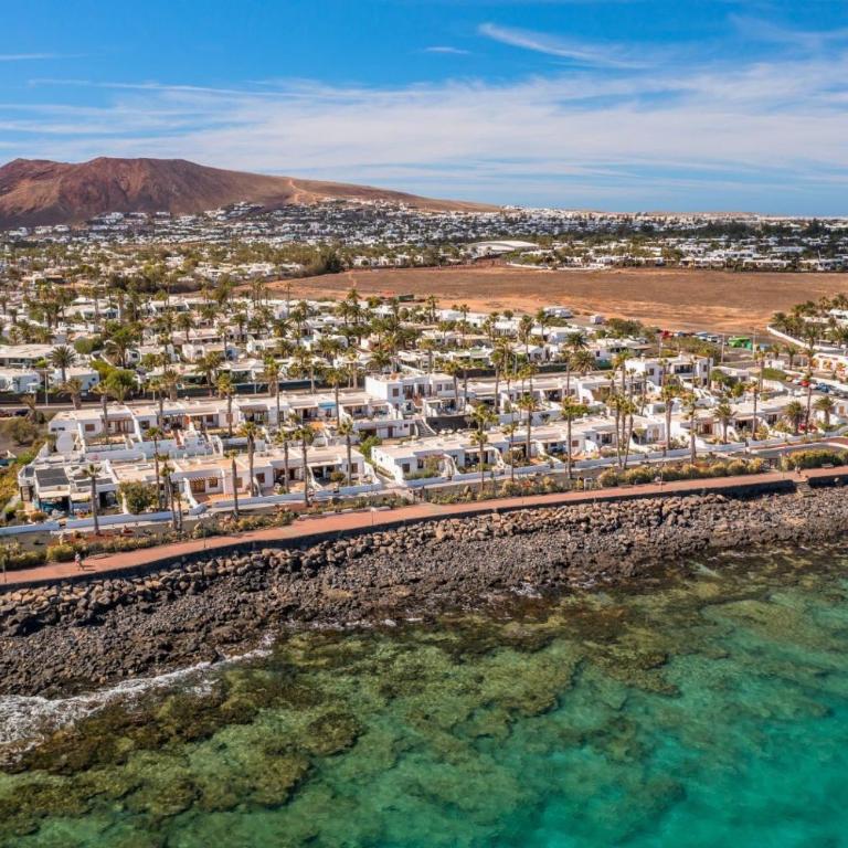 Puerto Chico 7 - Two-Bedroom Deluxe Apartment with Ocean View - 14