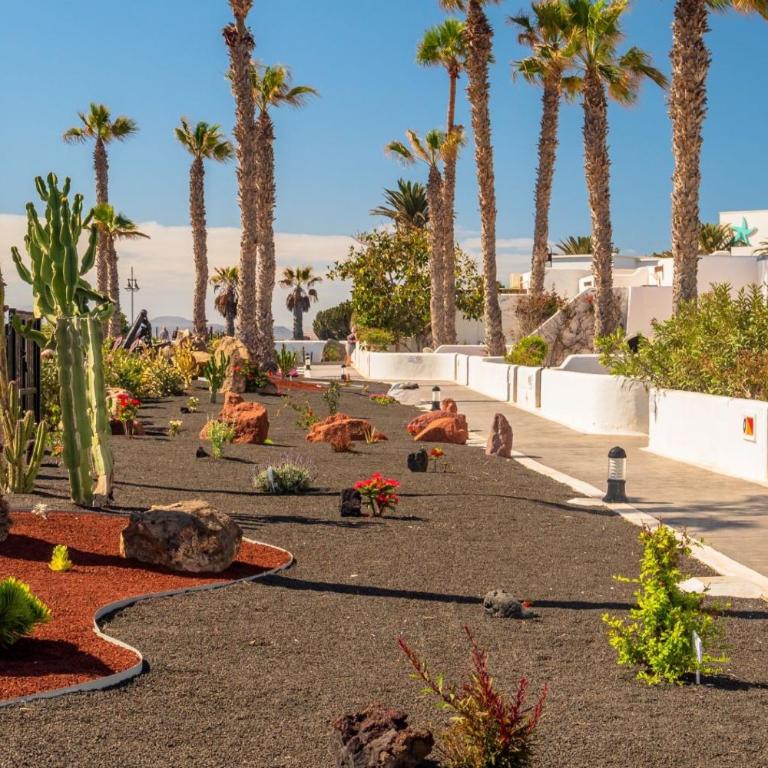 Puerto Chico 7 - Two-Bedroom Deluxe Apartment with Ocean View - 12