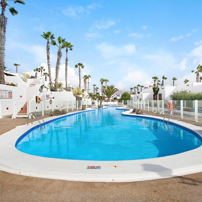 Puerto Chico 7 - Two-Bedroom Deluxe Apartment with Ocean View - 2