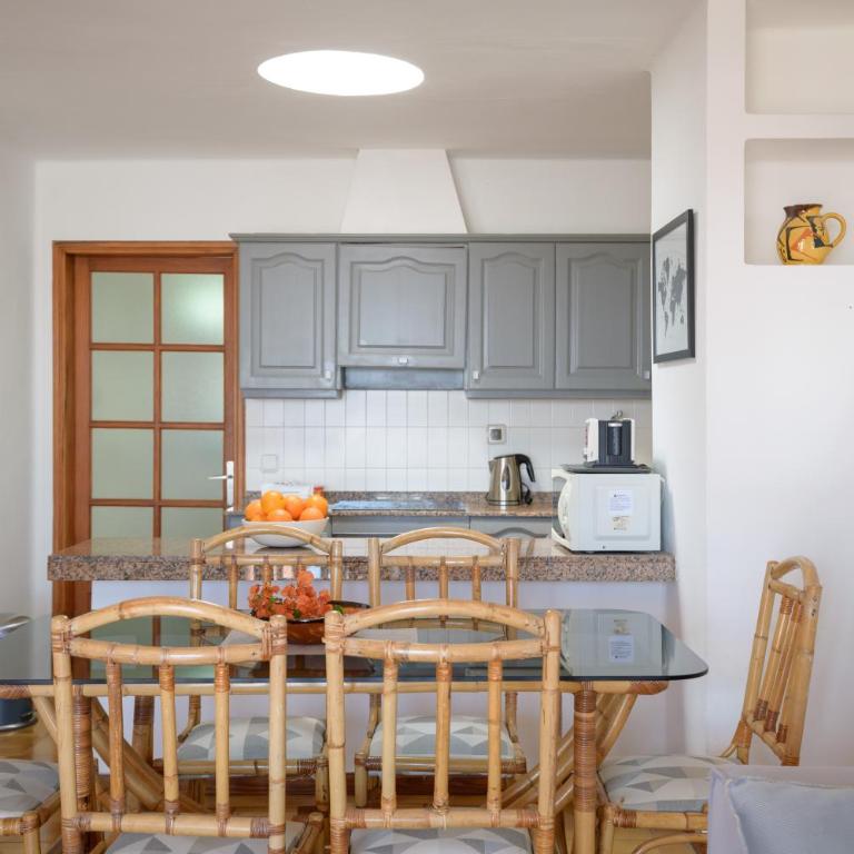 Puerto Chico 7 - Two-Bedroom Deluxe Apartment with Ocean View - 17
