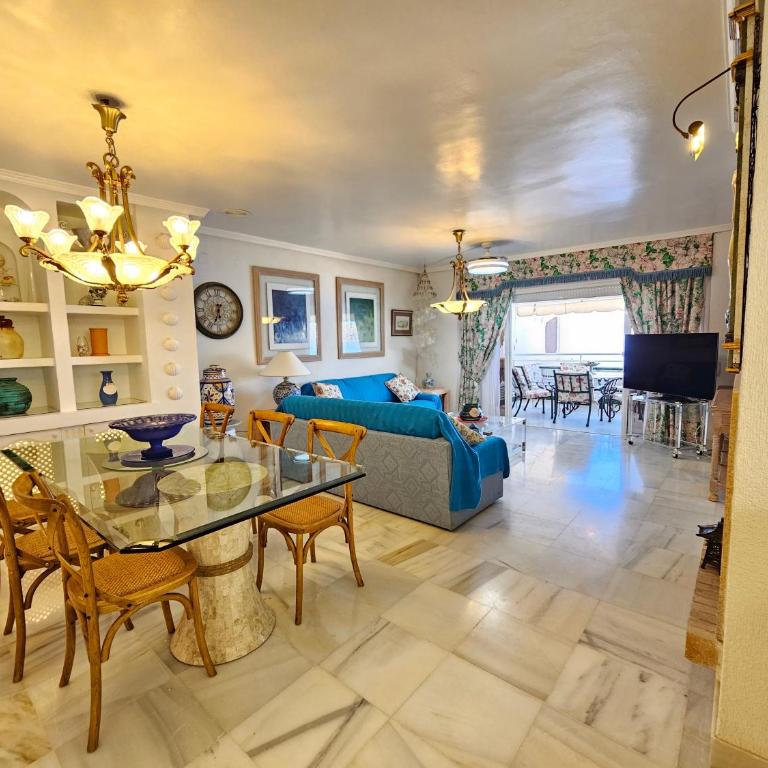 Apartamento Las Terrazas - Three-Bedroom Apartment with Water View - 10