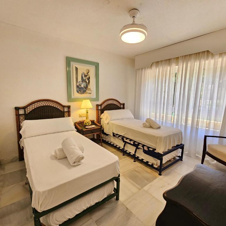 Apartamento Las Terrazas - Three-Bedroom Apartment with Water View - 14