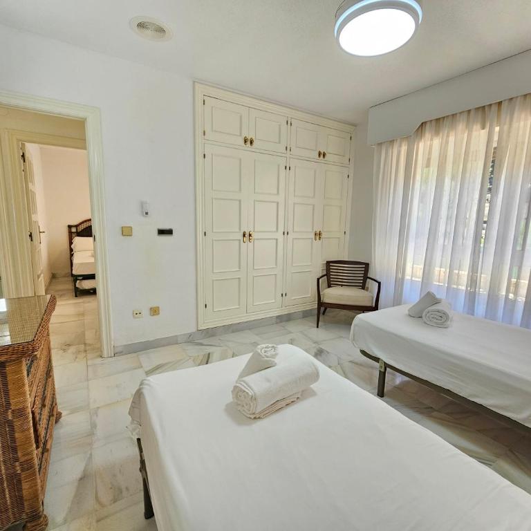 Apartamento Las Terrazas - Three-Bedroom Apartment with Water View - 16