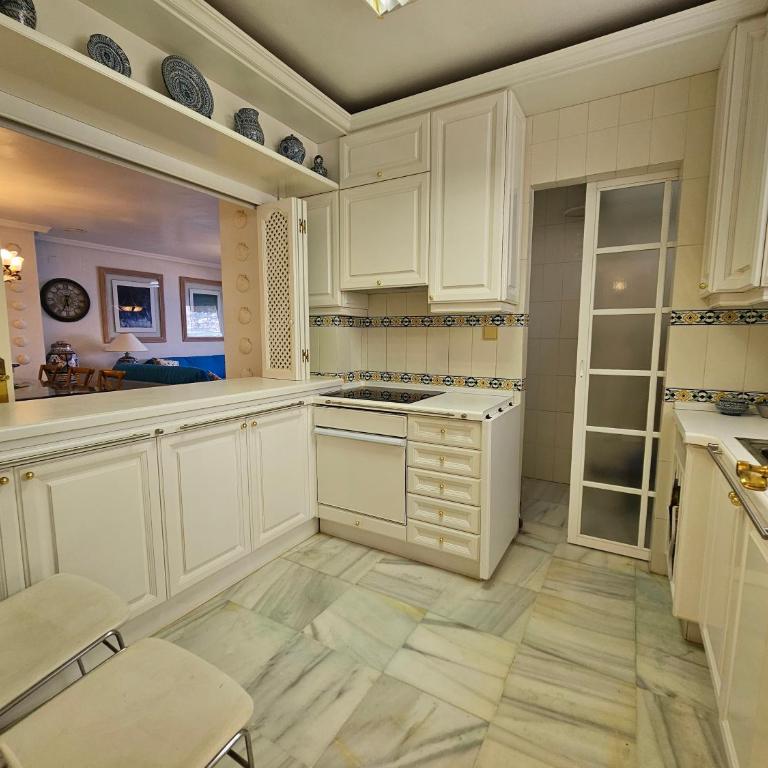 Apartamento Las Terrazas - Three-Bedroom Apartment with Water View - 11