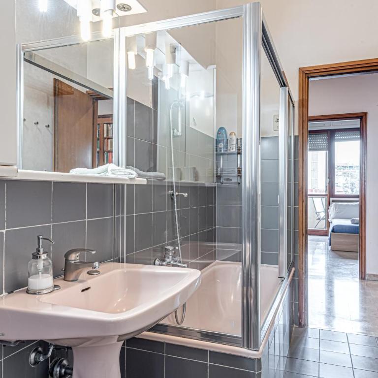 Firenze terrazza, doppio parcheggio - Two-Bedroom Deluxe Apartment with Balcony - 18