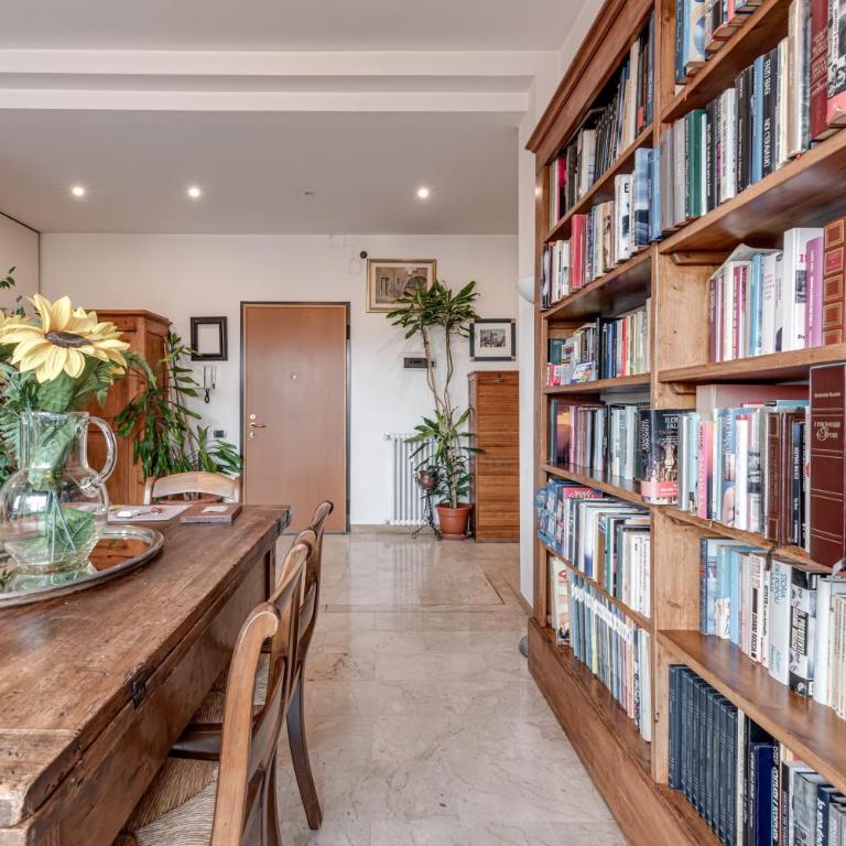 Firenze terrazza, doppio parcheggio - Two-Bedroom Deluxe Apartment with Balcony - 12