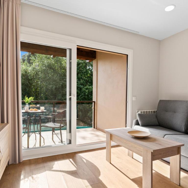 2 Plazas 3 Ballota sin jardin B - Superior One-Bedroom Apartment with Balcony - 14