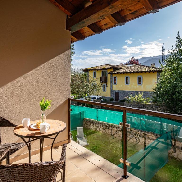 2 Plazas 3 Ballota sin jardin B - Superior One-Bedroom Apartment with Balcony - 2