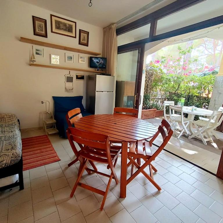 App Casa Dei Pini - Bilocale - Casa con 1 Camera da Letto - 2