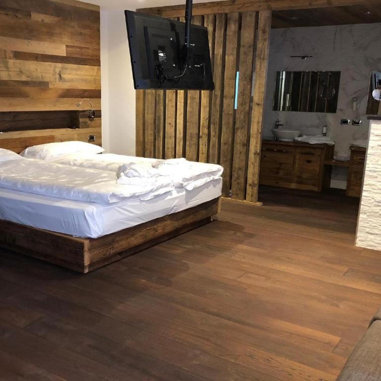 Fedaia Joy Bnb - Camera Matrimoniale con Vista Montagna - 6