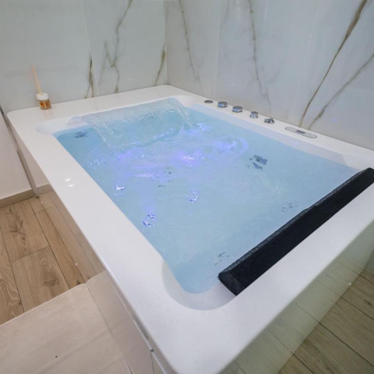 Mangano Suite Apartment - Appartamento Superior con Vista Città - 9