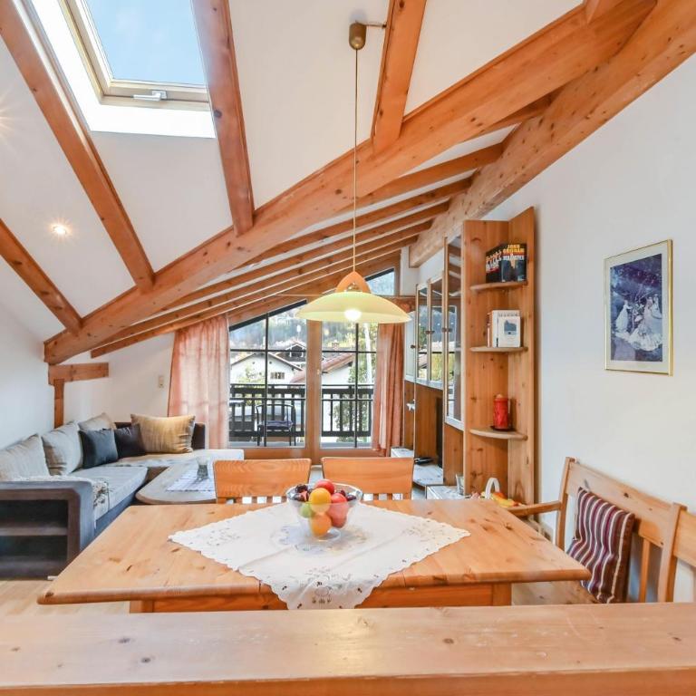 Katharinenhof Ferienwohnung Zugspitze (5) - Deluxe Apartment mit Balkon und 2 Schlafzimmern - 1