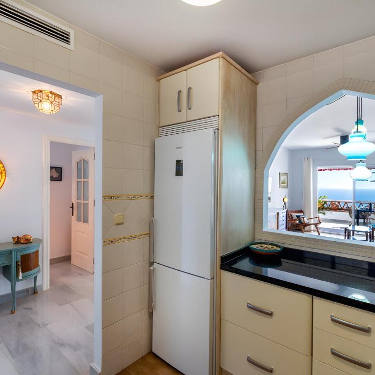 Luci by The Sea - Two-Bedroom Deluxe Apartment with Ocean View - 12