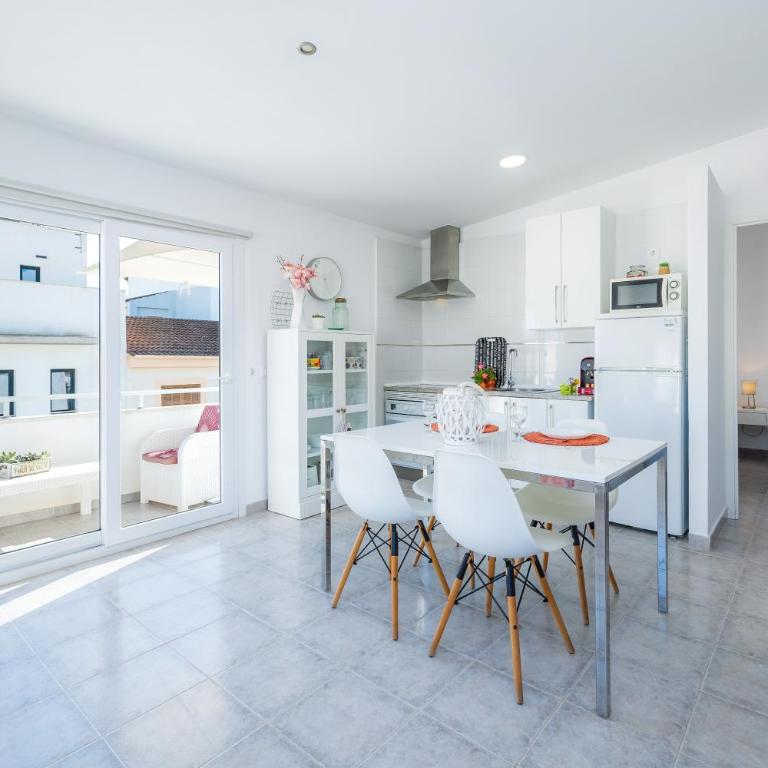 Can Picafort Sea Breeze - Two-Bedroom Deluxe Apartment with Ocean View - 10