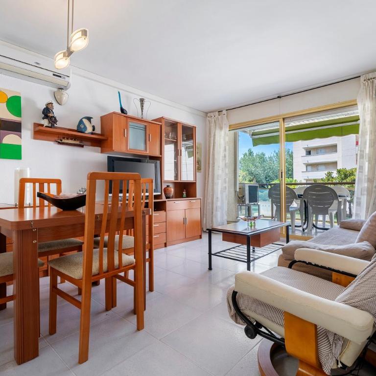 Cambrils park - Superior One-Bedroom Apartment with Balcony - 7