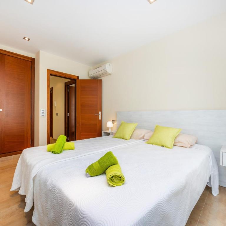 Casa Juan - Three-Bedroom House - 18
