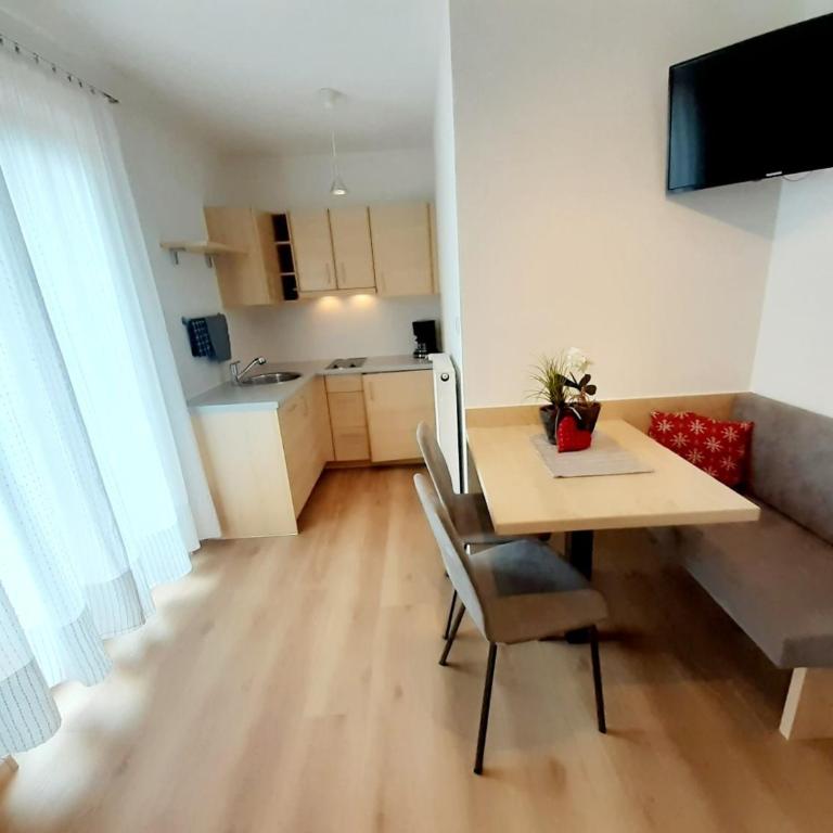 Fröhlichhof Wohnung Apfelblüte - Superior One-Bedroom Apartment with Balcony - 4