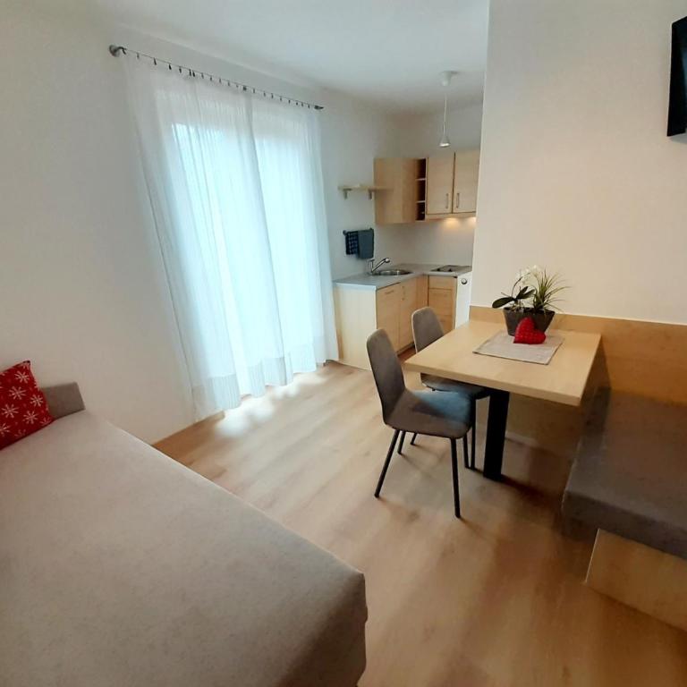 Fröhlichhof Wohnung Apfelblüte - Superior One-Bedroom Apartment with Balcony - 12