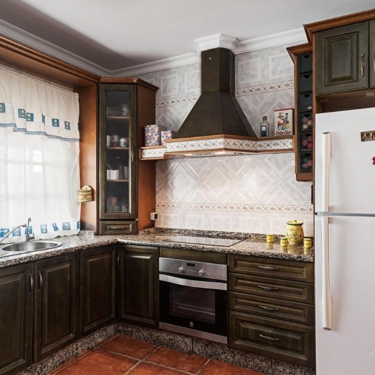 Villa Mayo con piscina privada - Apartamento Superior con balcón - 4