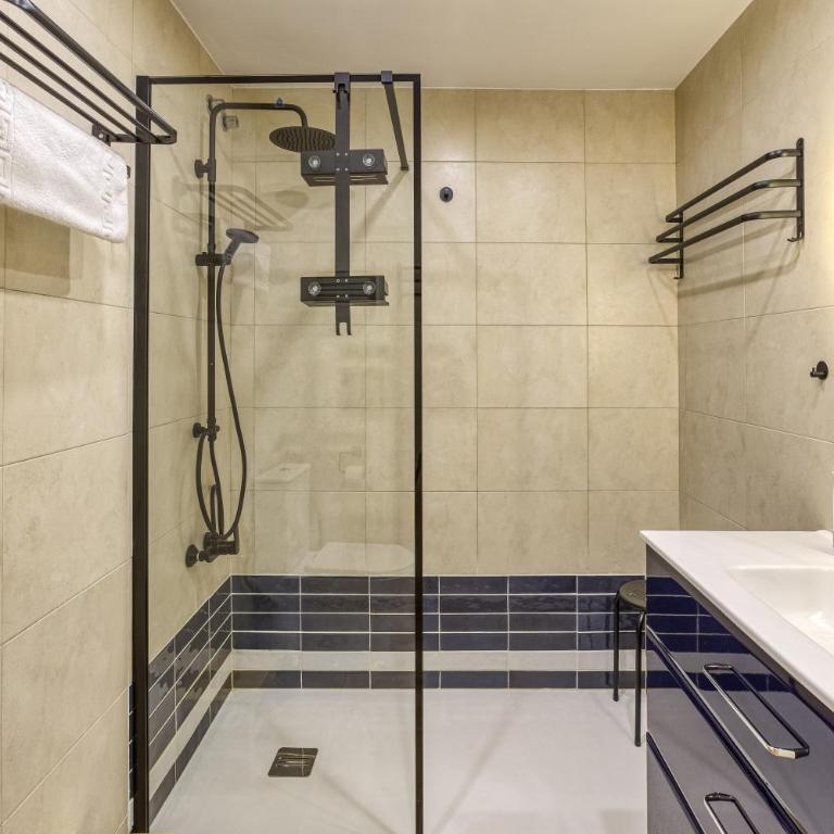 Maritim Central-Suites Deluxe - Apartamento Deluxe de 2 dormitorios con balcón - 15