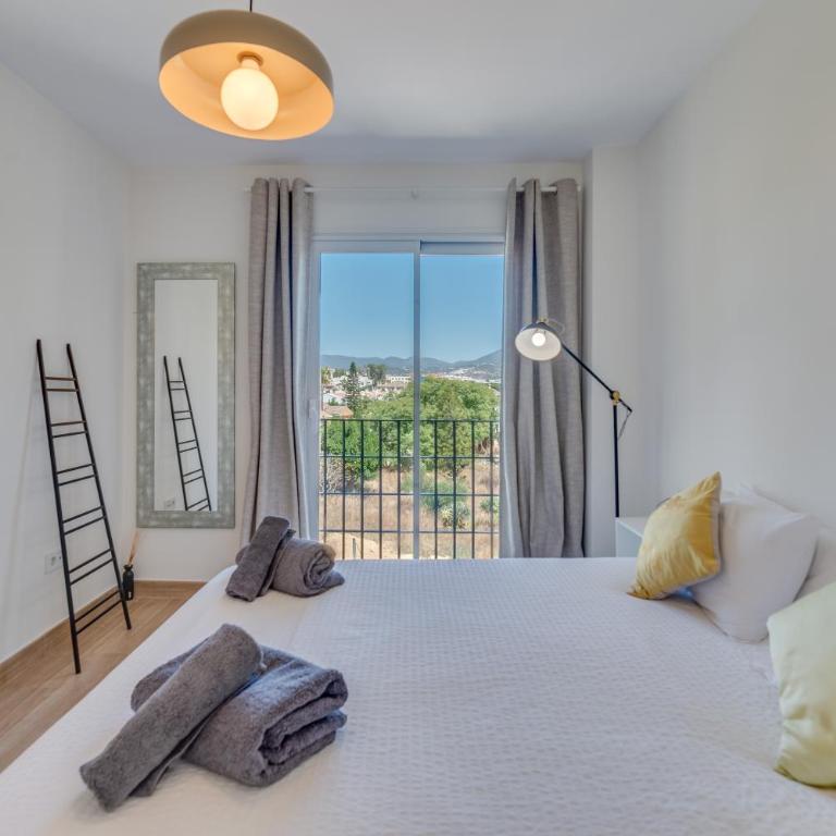 Marbella Beach San Pedro - Two-Bedroom Deluxe Apartment with Garden View - 10