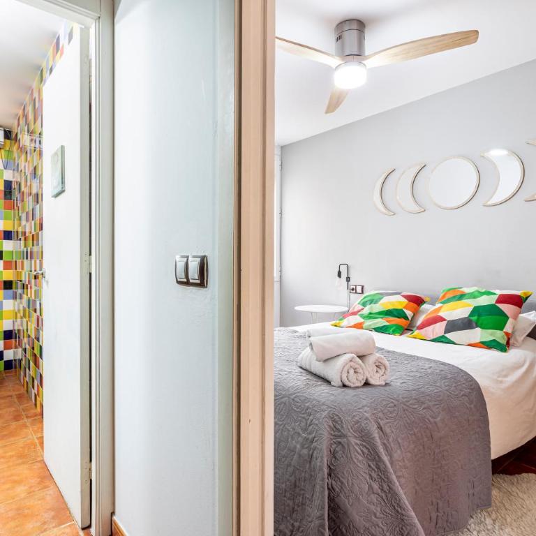 Torres De Quart Tu Casa - Two-Bedroom Deluxe Apartment with Balcony - 13