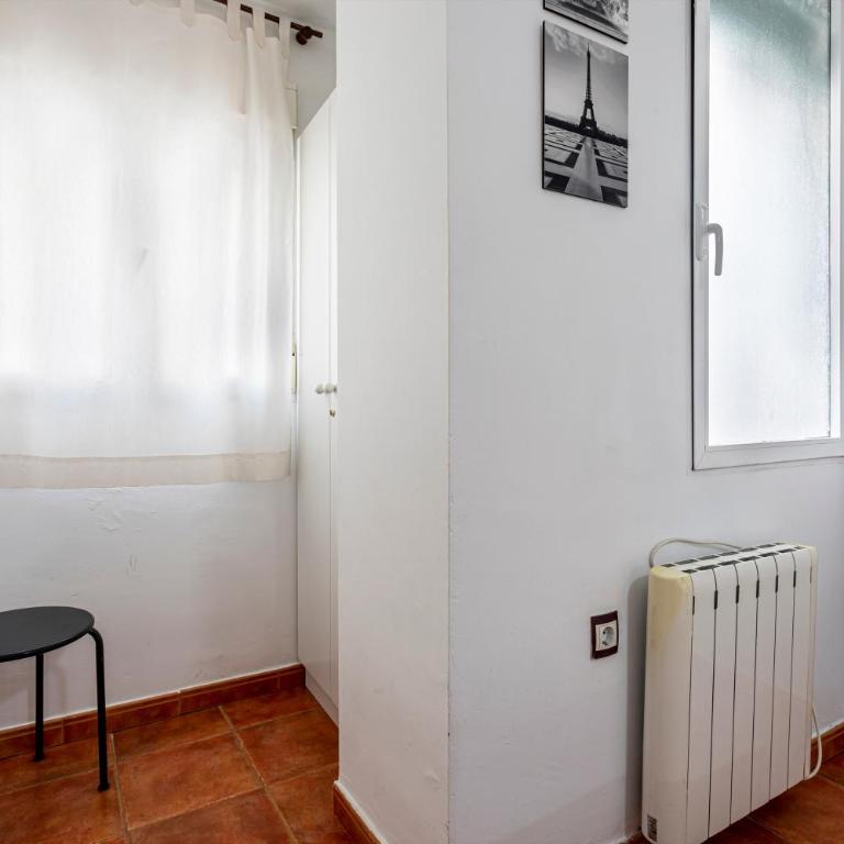 Torres De Quart Tu Casa - Two-Bedroom Deluxe Apartment with Balcony - 15
