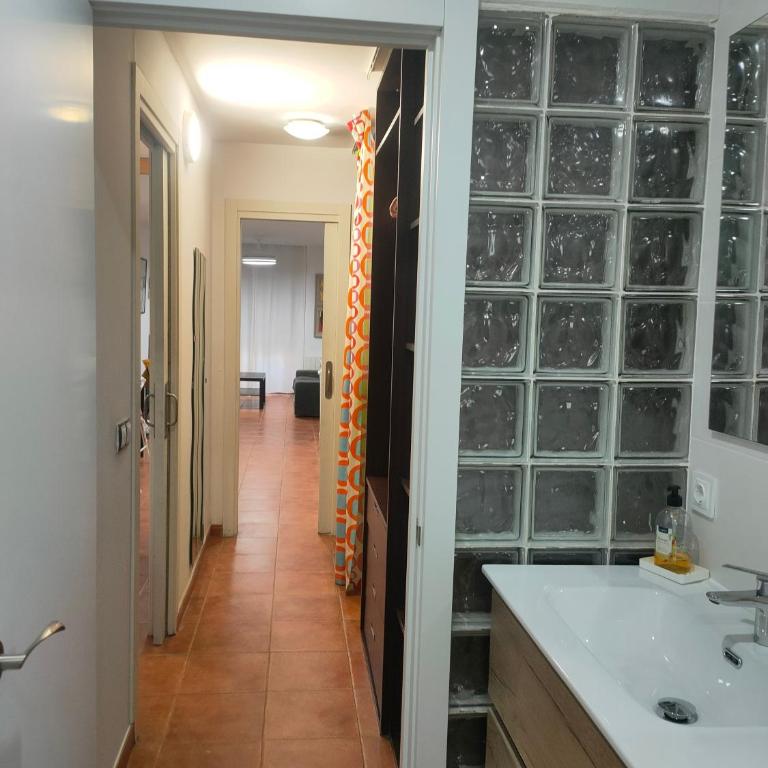 Torres De Quart Tu Casa - Two-Bedroom Deluxe Apartment with Balcony - 25