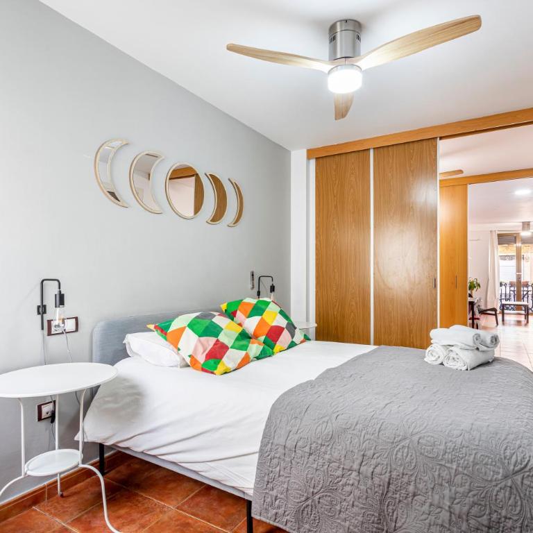 Torres De Quart Tu Casa - Two-Bedroom Deluxe Apartment with Balcony - 10