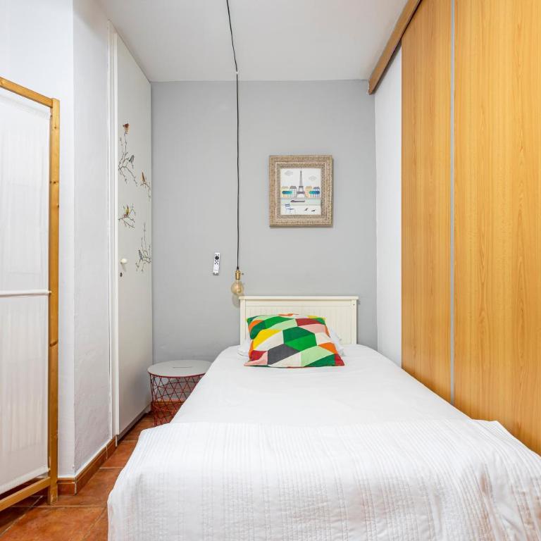 Torres De Quart Tu Casa - Two-Bedroom Deluxe Apartment with Balcony - 16