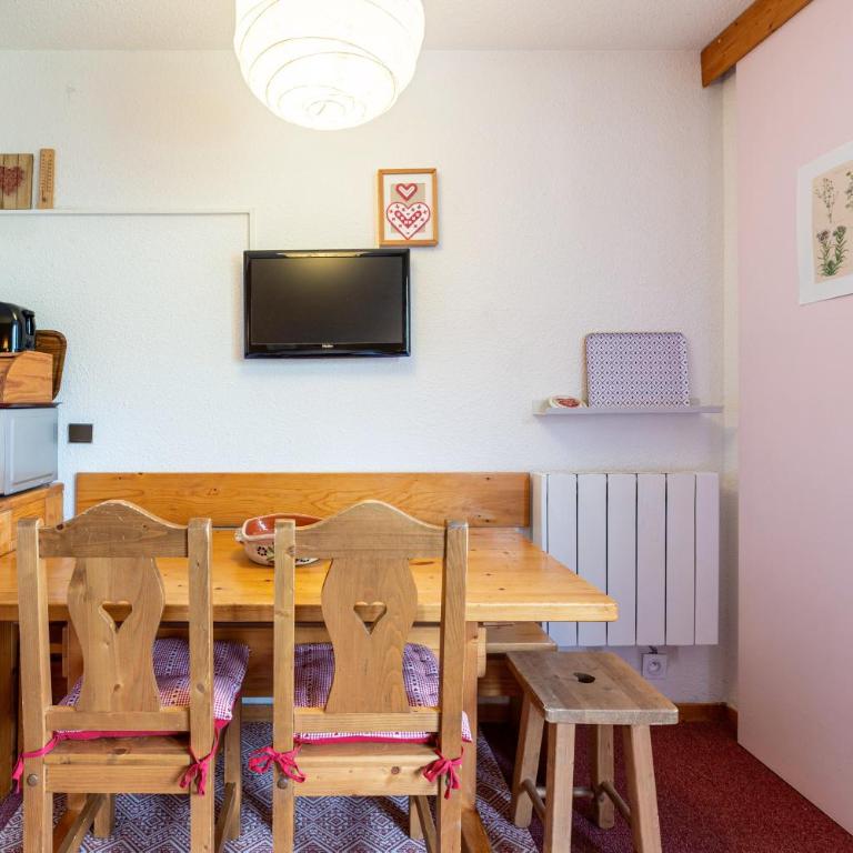 Appartement Le Creux de l'Ours - Superior One-Bedroom Apartment with Balcony - 8