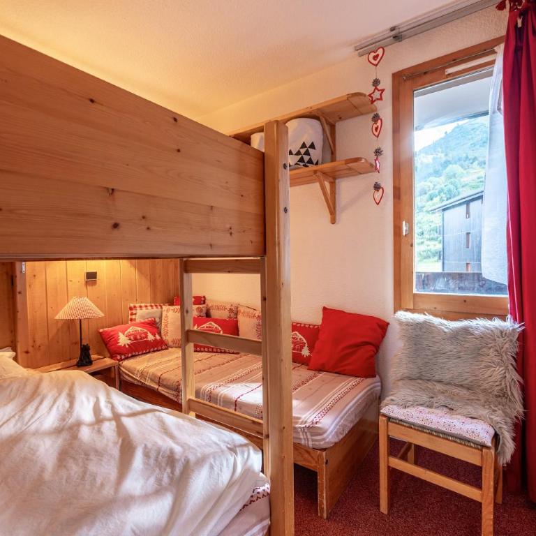 Appartement Le Creux de l'Ours - Superior One-Bedroom Apartment with Balcony - 12
