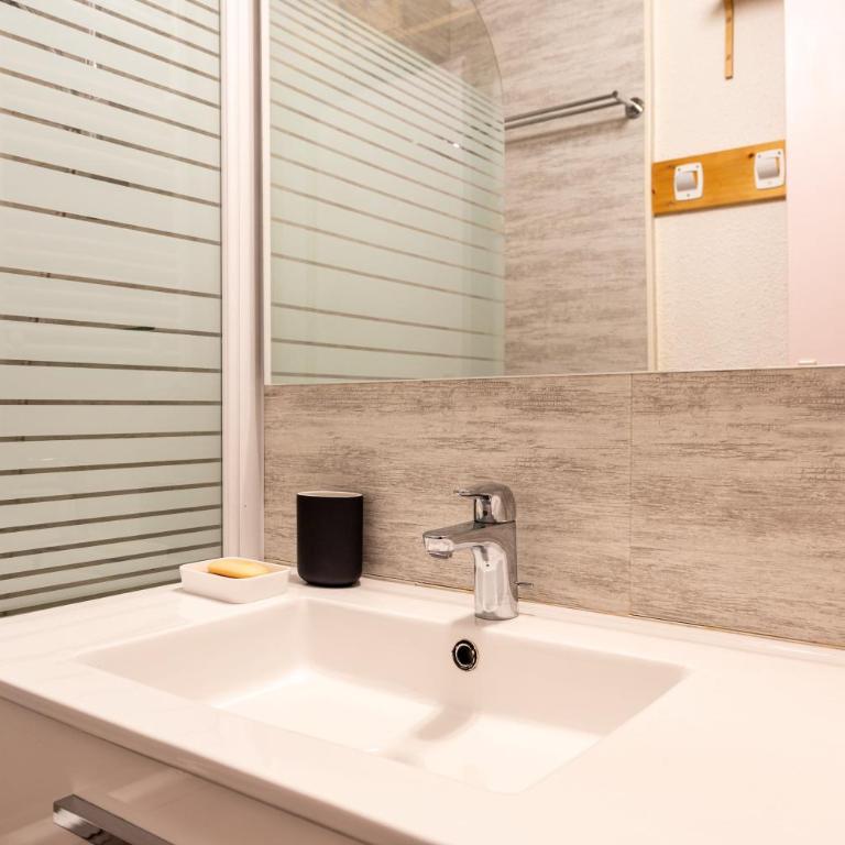 Appartement Le Creux de l'Ours - Superior One-Bedroom Apartment with Balcony - 16
