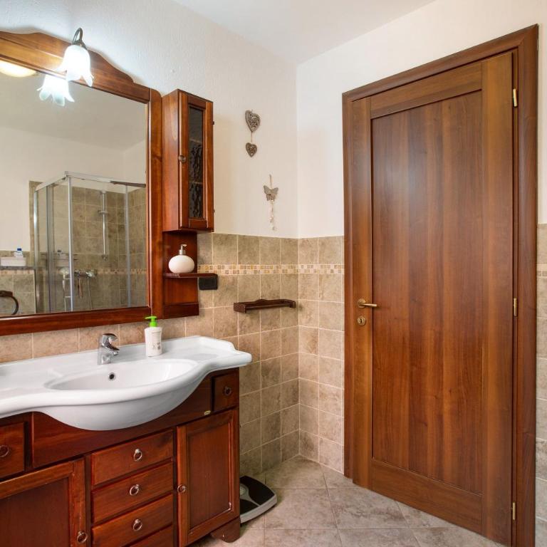 Casa Michod Chatillon - Nonna Genia - Appartamento Deluxe con 2 Camere da Letto e Vista Giardino - 20