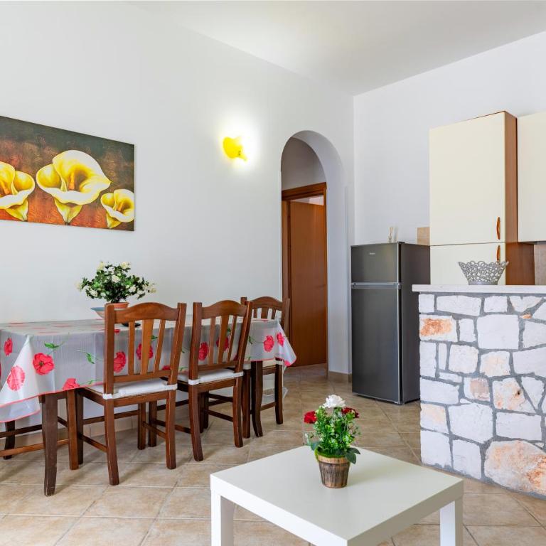 Caserurali, nature and pool - Appartamento Deluxe con 2 Camere da Letto e Vista Giardino - 4