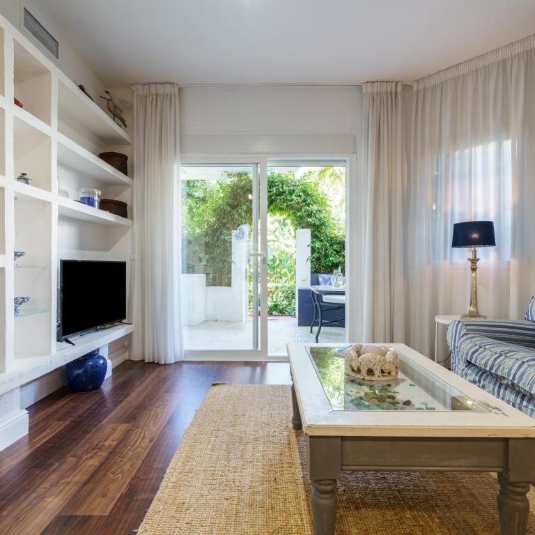 Golden Beach Elveria - Apartamento Deluxe de 2 dormitorios con vistas al jardín - 4