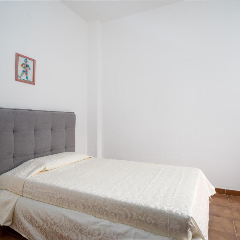 Casa Picchereddu - Three-Bedroom House - 11