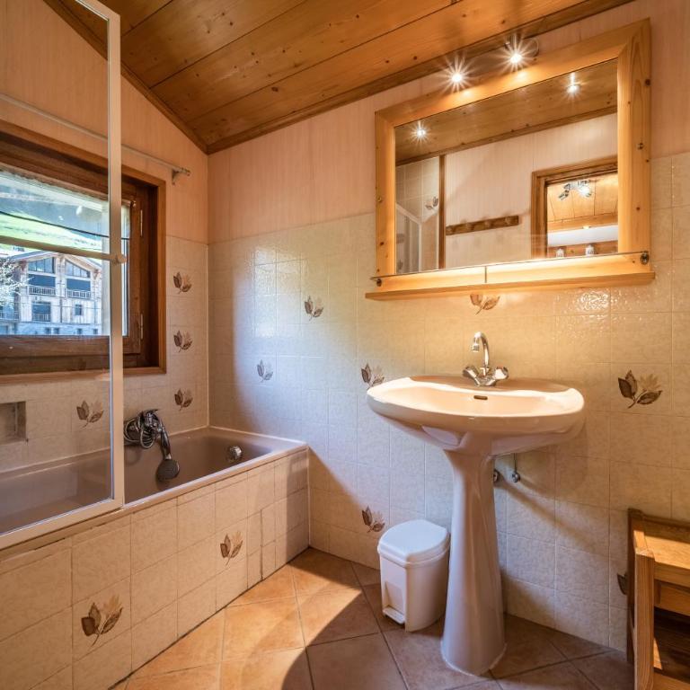 Apt Chénives 2 - Morzine - Appartamento Deluxe con 2 Camere da Letto e Vista Giardino - 14