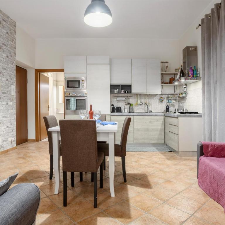 La casa di Faby - Appartamento Deluxe con 2 Camere da Letto e Balcone - 17