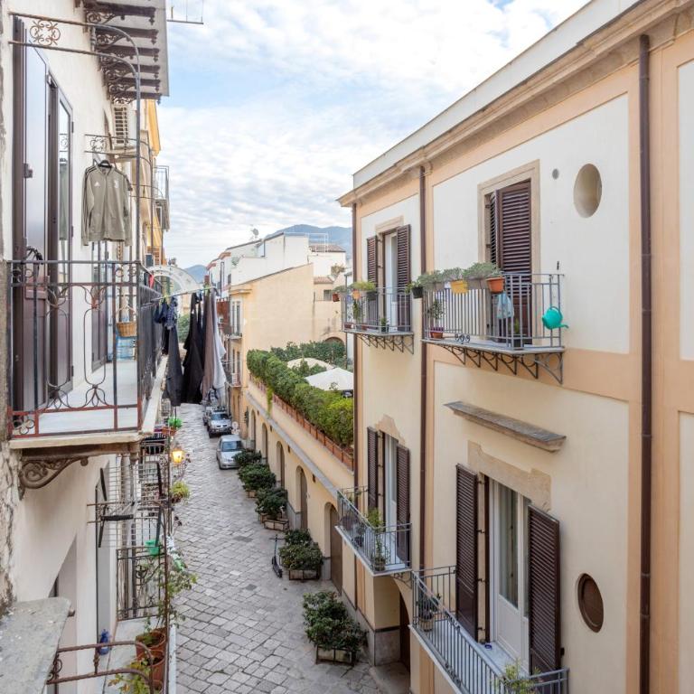 La casa di Faby - Appartamento Deluxe con 2 Camere da Letto e Balcone - 3