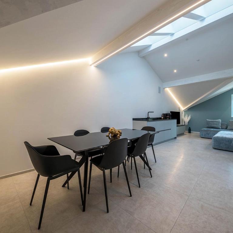 App 302 Palazzo Cavour - Appartamento con 2 Camere da Letto e con Vista Montagna - 3