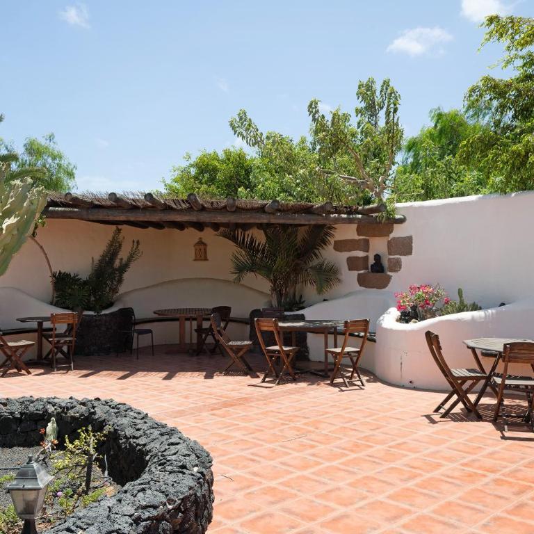 Tranquilidad 300m to beach freewifi - Two-Bedroom Deluxe Apartment with Garden View - 21