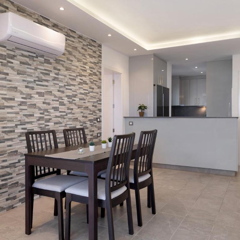Tranquilidad 300m to beach freewifi - Two-Bedroom Deluxe Apartment with Garden View - 6
