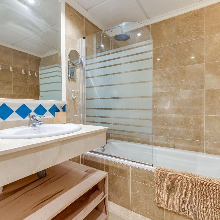 Apartamento Marbella Playa - Three-Bedroom Premium Apartment with Balcony - 18