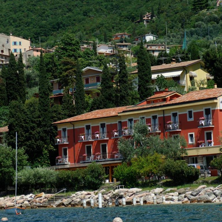 Hotel Menapace - Camera Matrimoniale con Balcone e Vista Lago - 2